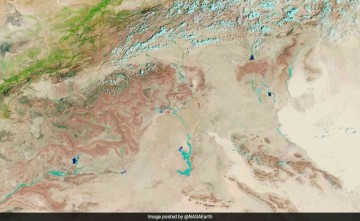 "Sahara Desert Blooms: NASA Captures Breathtaking Image of Green Transformation"