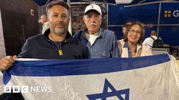 First evacuation flight from Israel lands in the UK