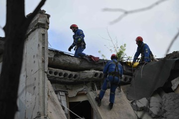 Russia and Ukraine swap drone attacks as ceasefire efforts remain stalled